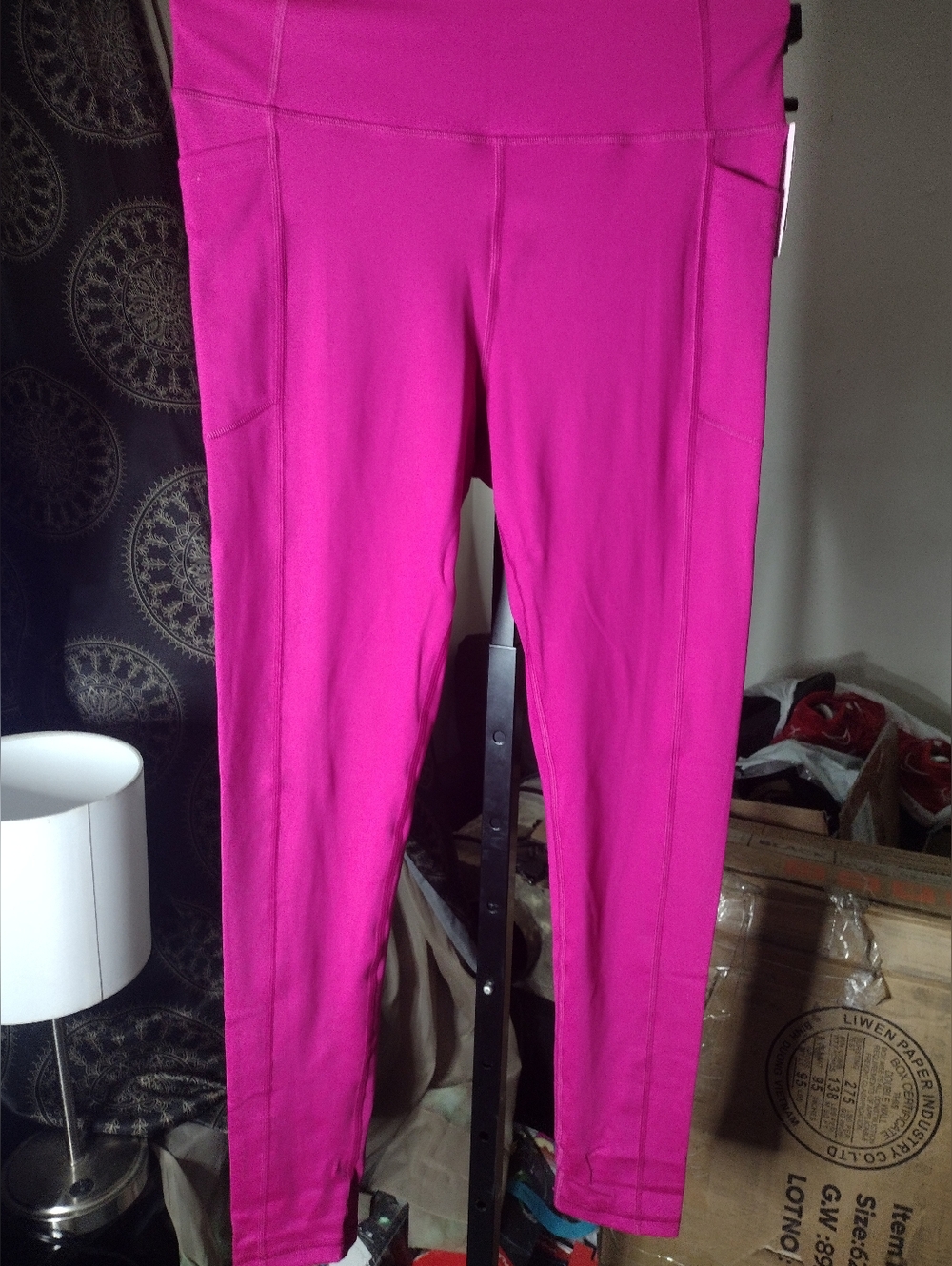 NWT RARE Victoria's Secret Incredible Essential Leggings Size 14